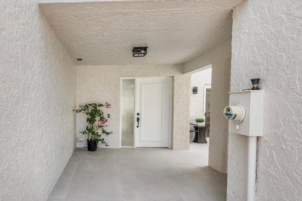 Photo of 6734 Canary Palm Circle, Boca Raton, FL 33433 (MLS # R11097788)