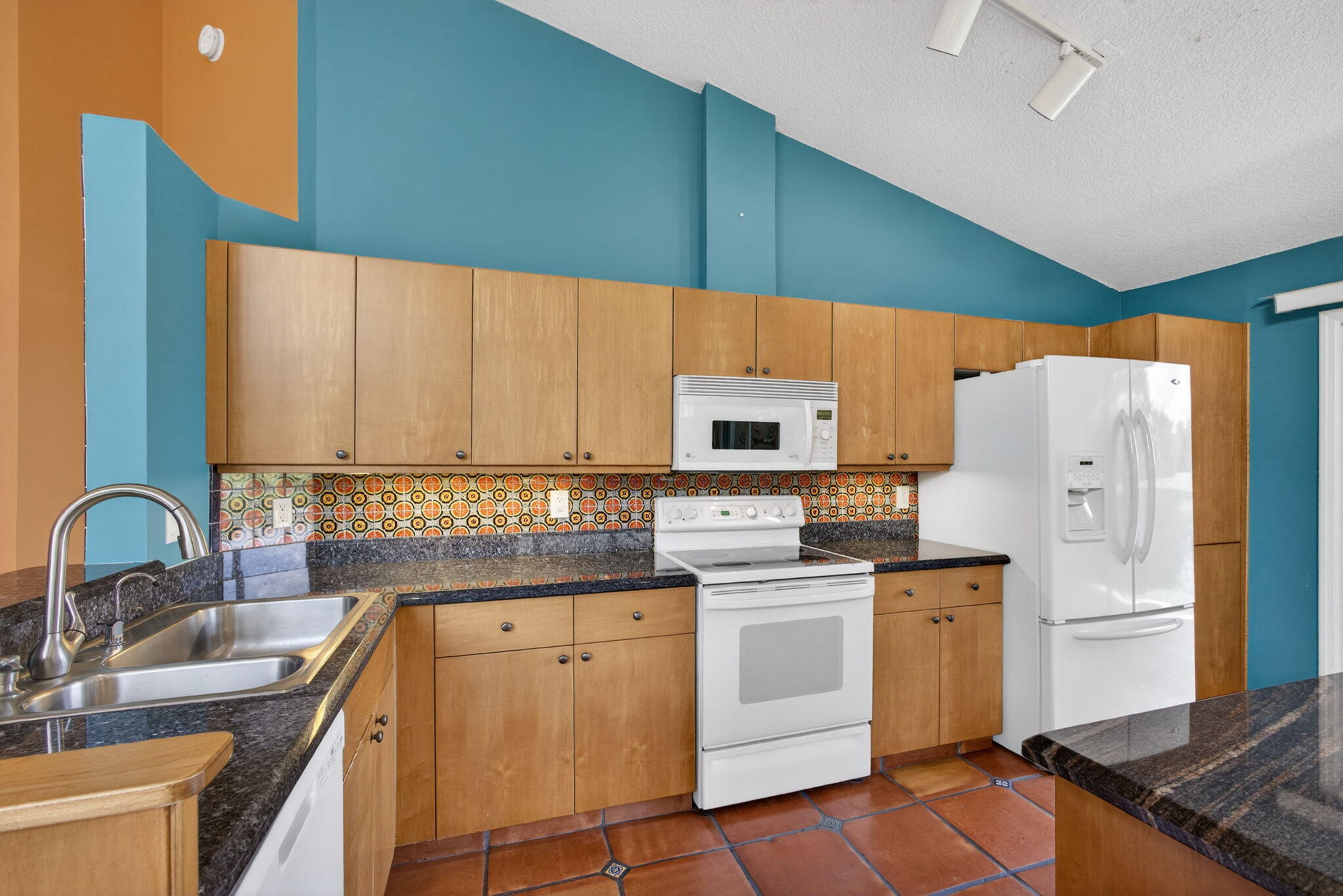 PGA RESORT COMMUNITY OF HEATHER RUN - Residential