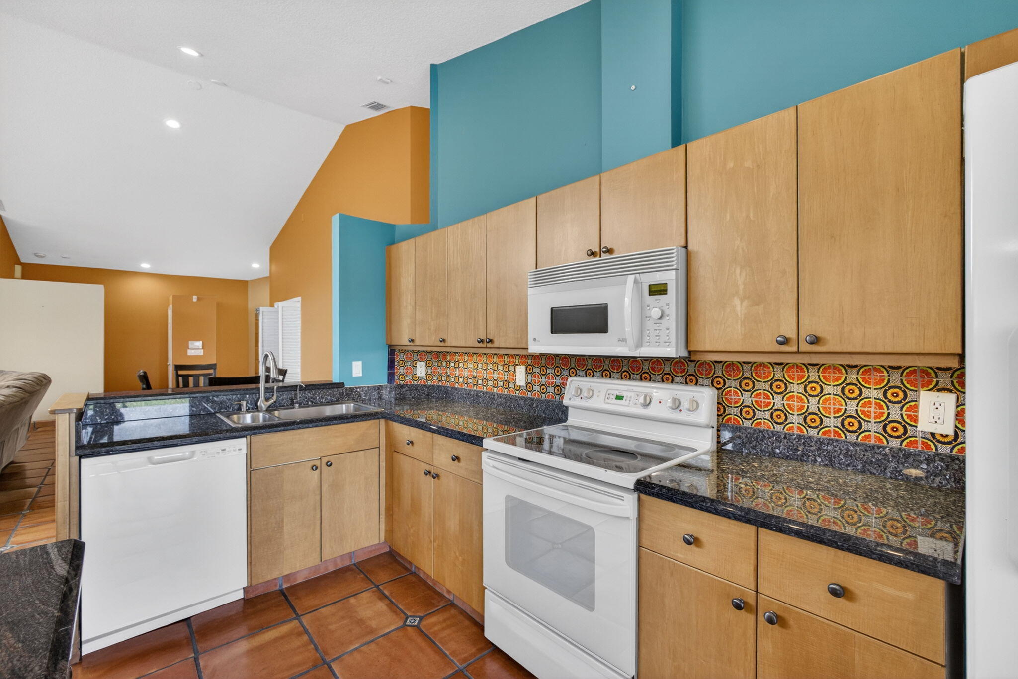 PGA RESORT COMMUNITY OF HEATHER RUN - Residential