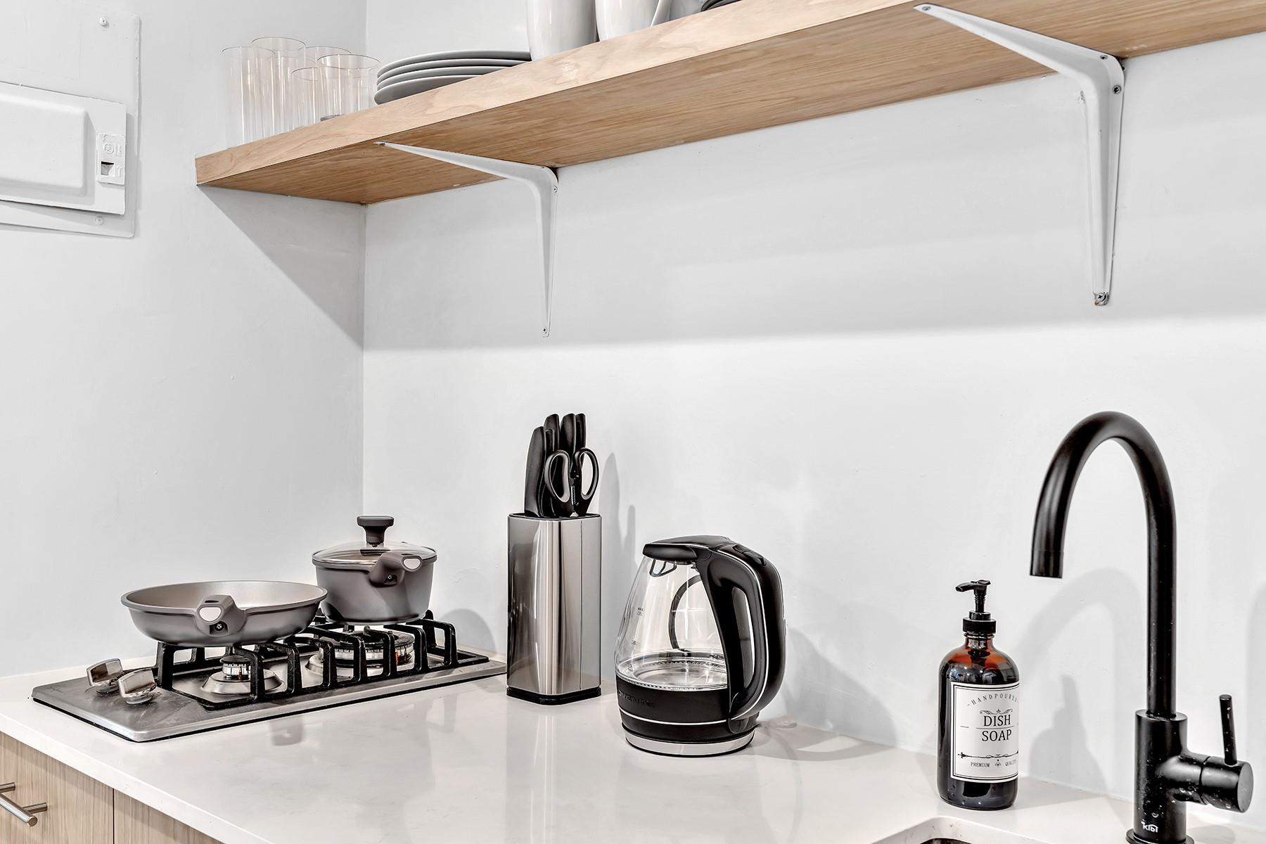 Hollywood 1-21 B - Residential Lease