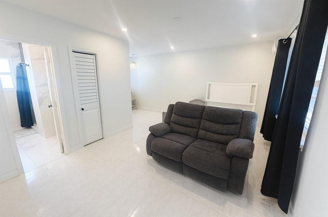 Hollywood 1-21 B - Residential Lease