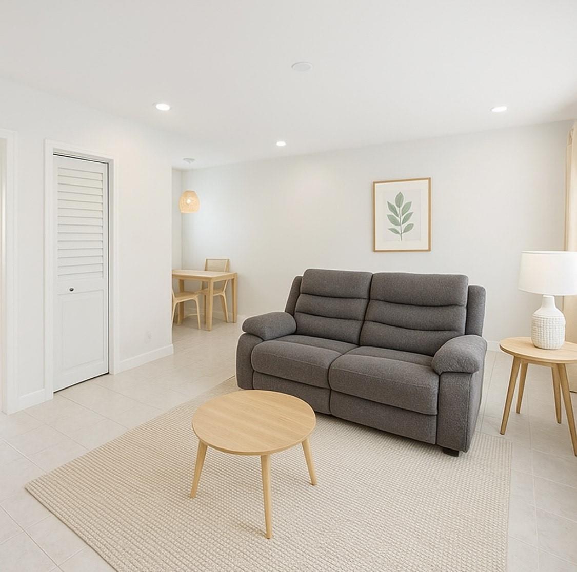 Hollywood 1-21 B - Residential Lease