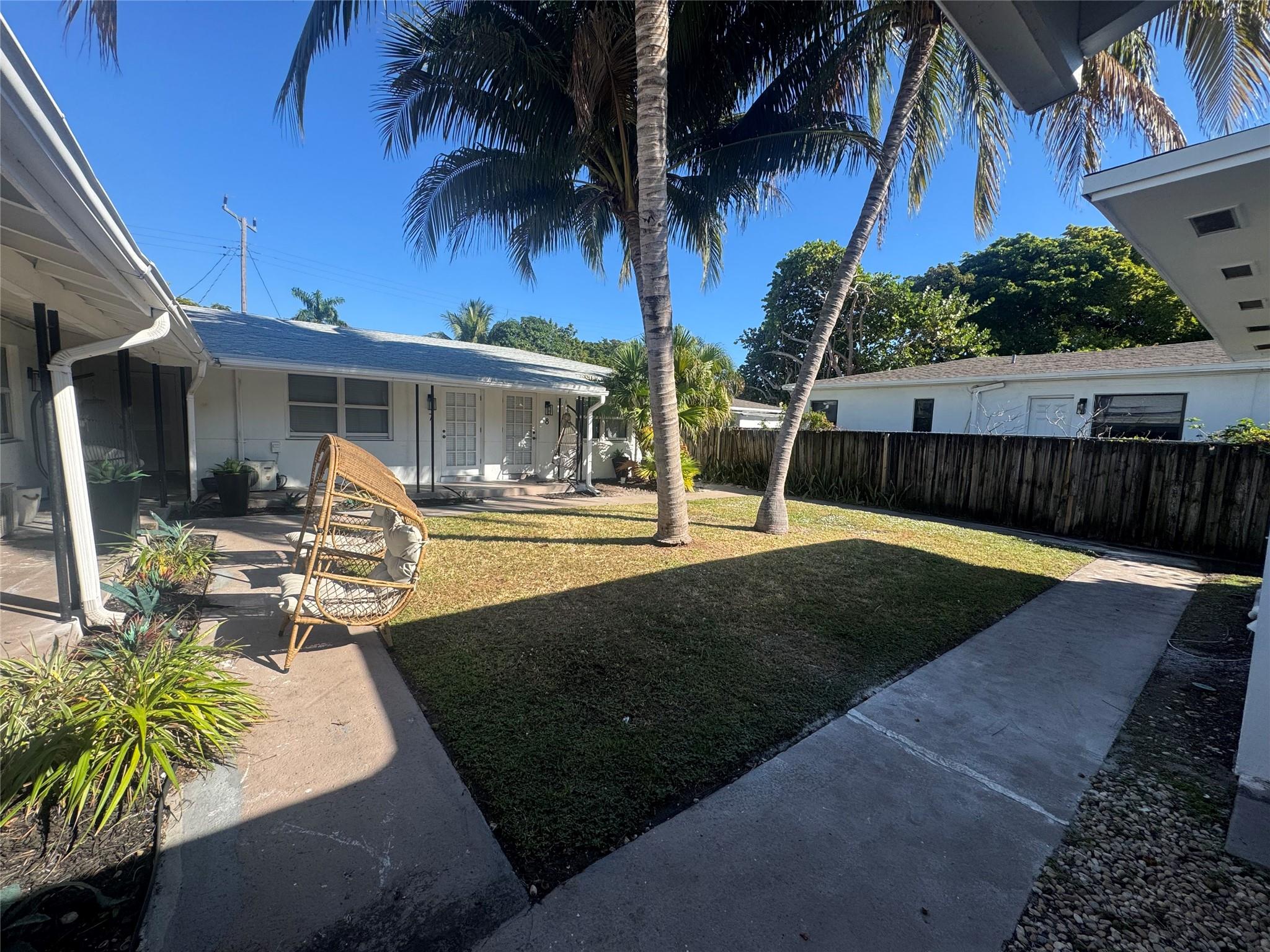 Hollywood 1-21 B - Residential Lease