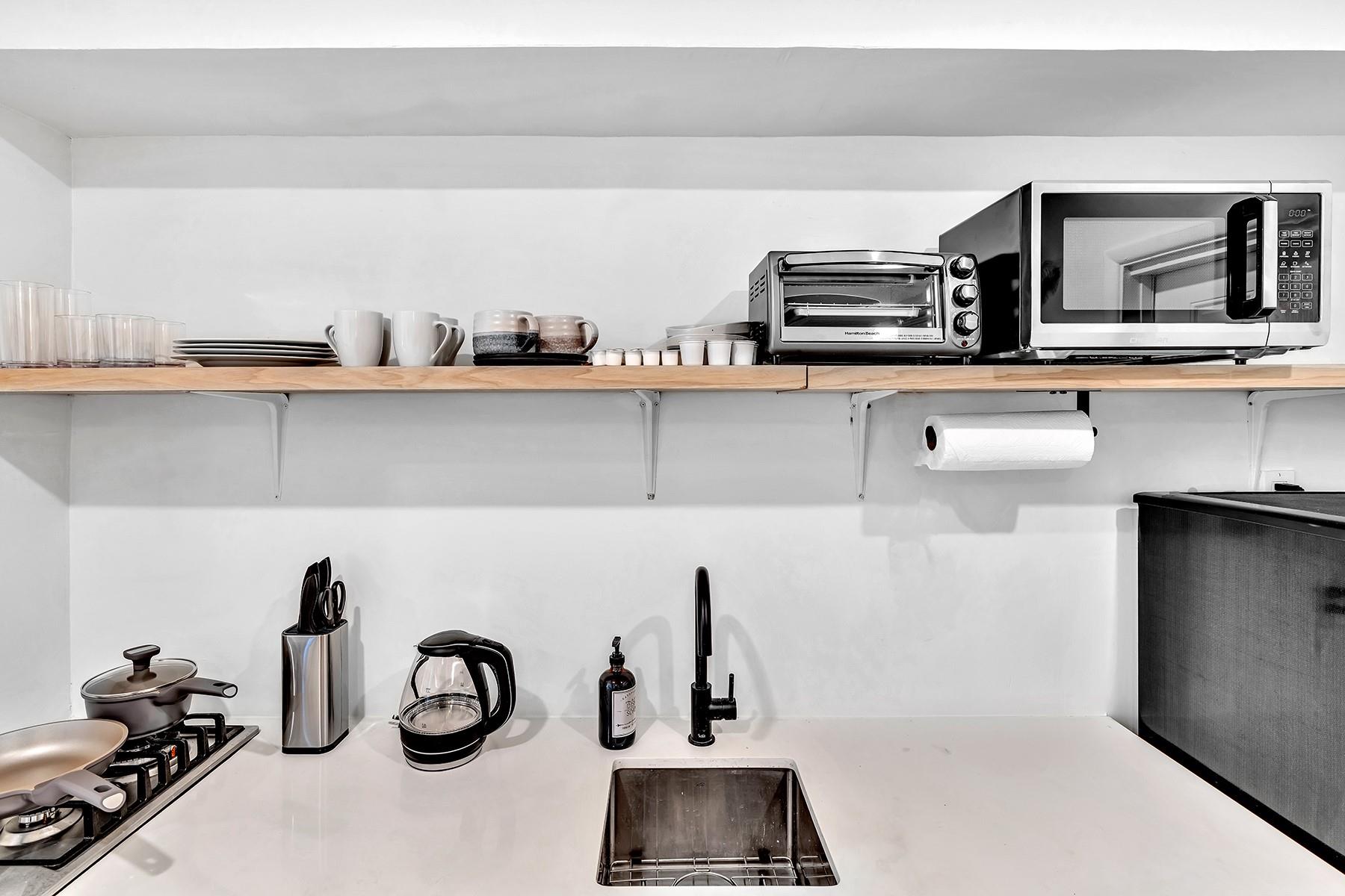 Hollywood 1-21 B - Residential Lease