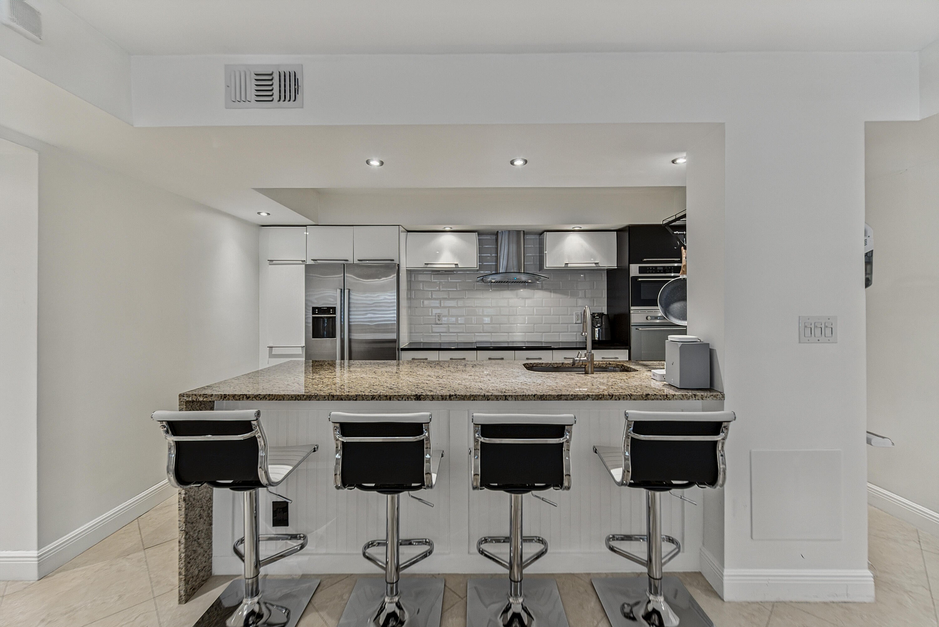 2900 NE 30th Street G1
