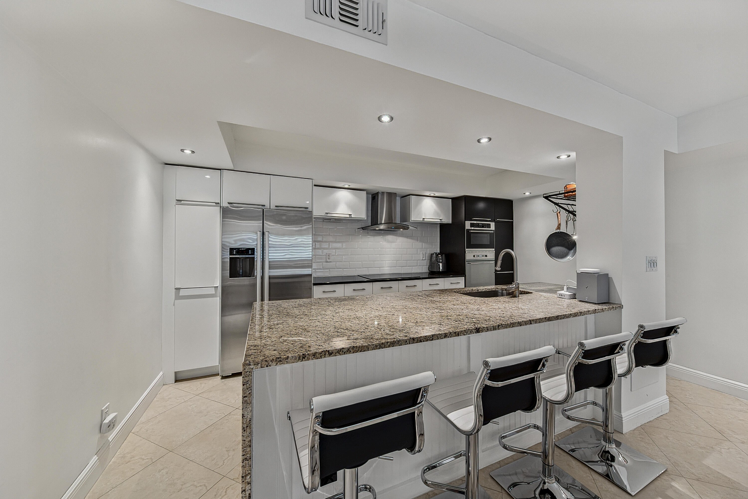 2900 NE 30th Street G1
