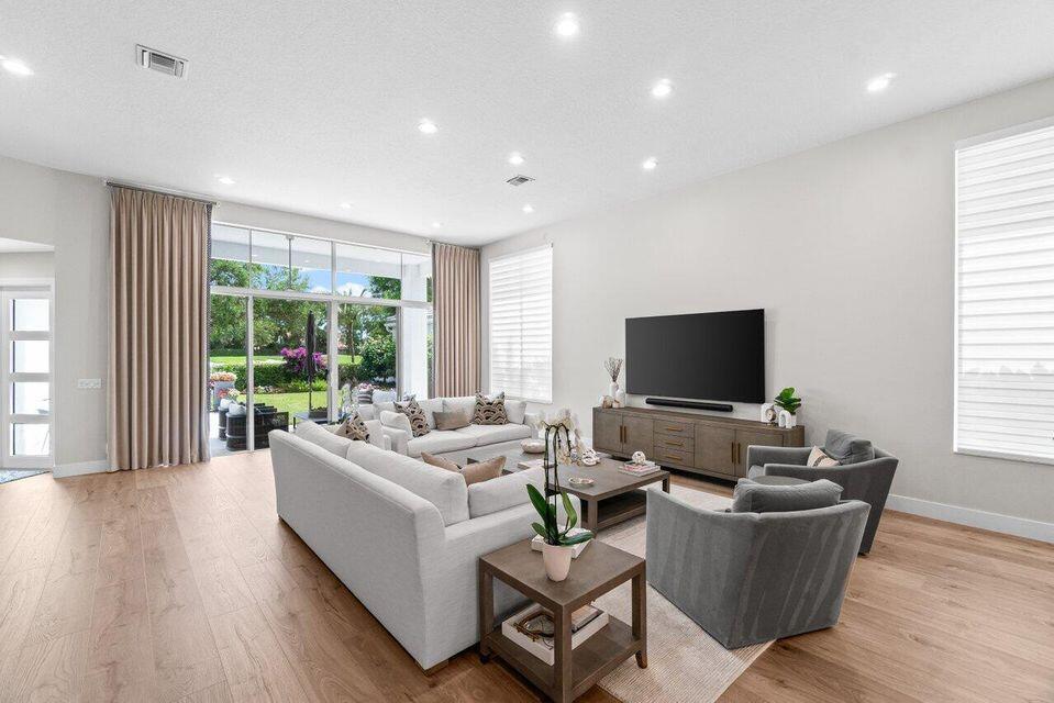 16100 Villa Vizcaya Place