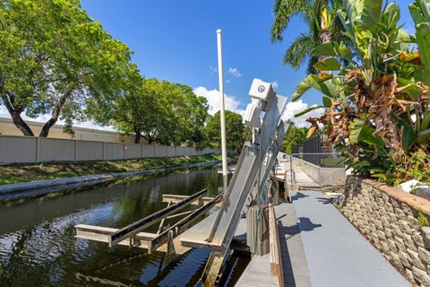 Tiny photo for 930 SE 10TH Court, Pompano Beach, FL 33060 (MLS # B26071887)