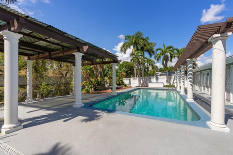 Tiny photo for 930 SE 10TH Court, Pompano Beach, FL 33060 (MLS # B26071887)