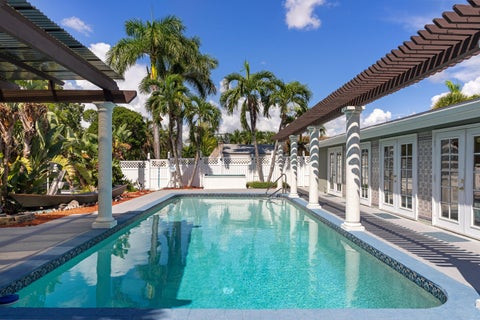 Tiny photo for 930 SE 10TH Court, Pompano Beach, FL 33060 (MLS # B26071887)
