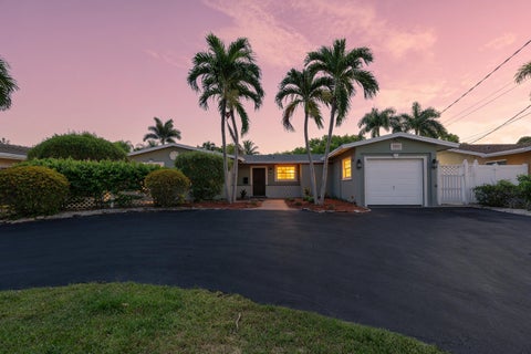 Tiny photo for 930 SE 10TH Court, Pompano Beach, FL 33060 (MLS # B26071887)