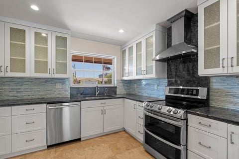 Tiny photo for 930 SE 10TH Court, Pompano Beach, FL 33060 (MLS # B26071887)