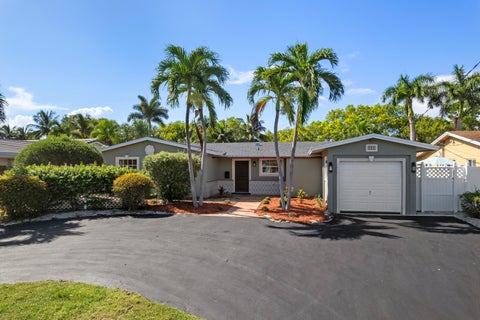 Tiny photo for 930 SE 10TH Court, Pompano Beach, FL 33060 (MLS # B26071887)