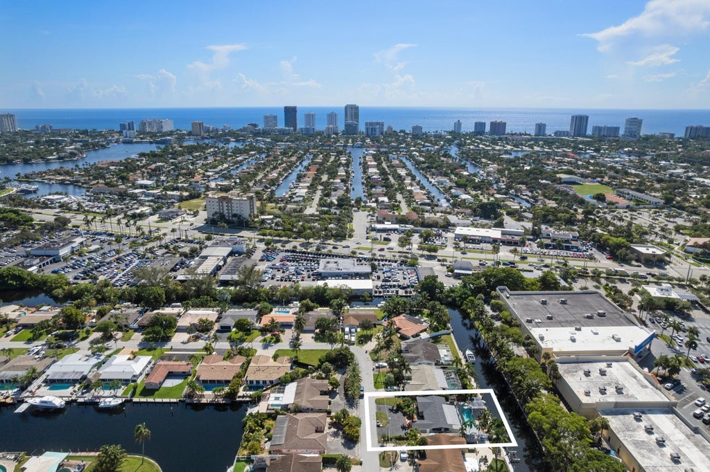 Photo of 930 SE 10TH Court, Pompano Beach, FL 33060 (MLS # B26071887)