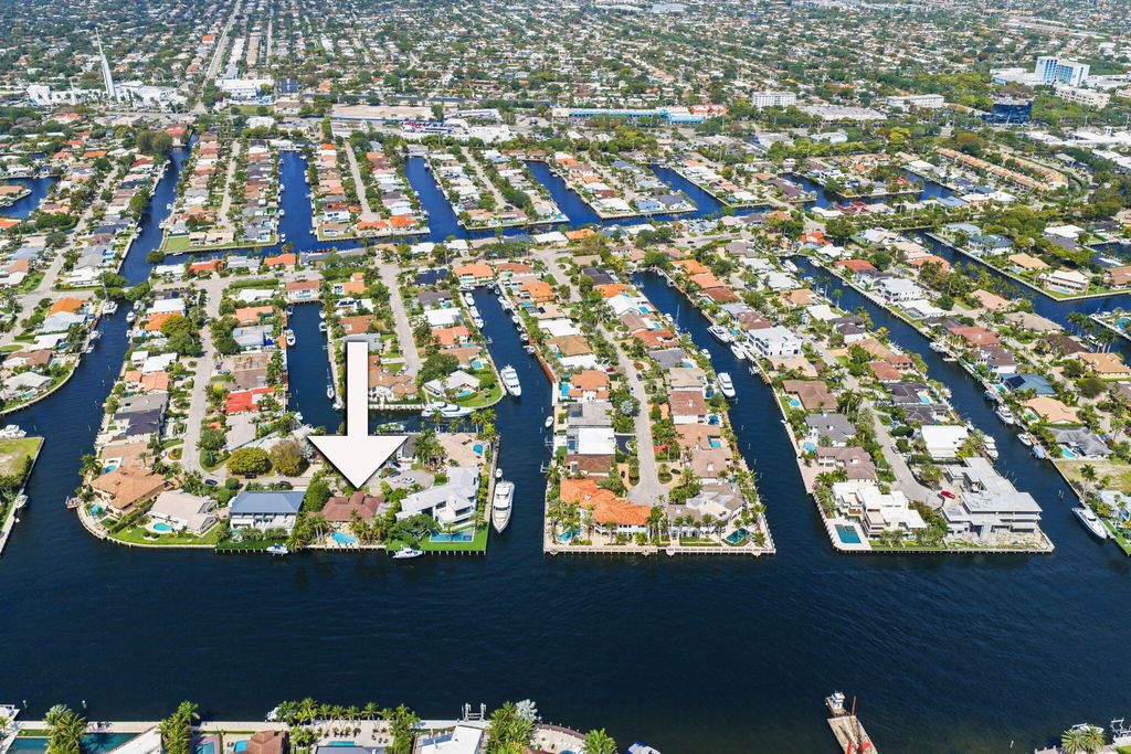 Photo of 3260 NE 56th Court, Fort Lauderdale, FL 33308 (MLS # B26018042)