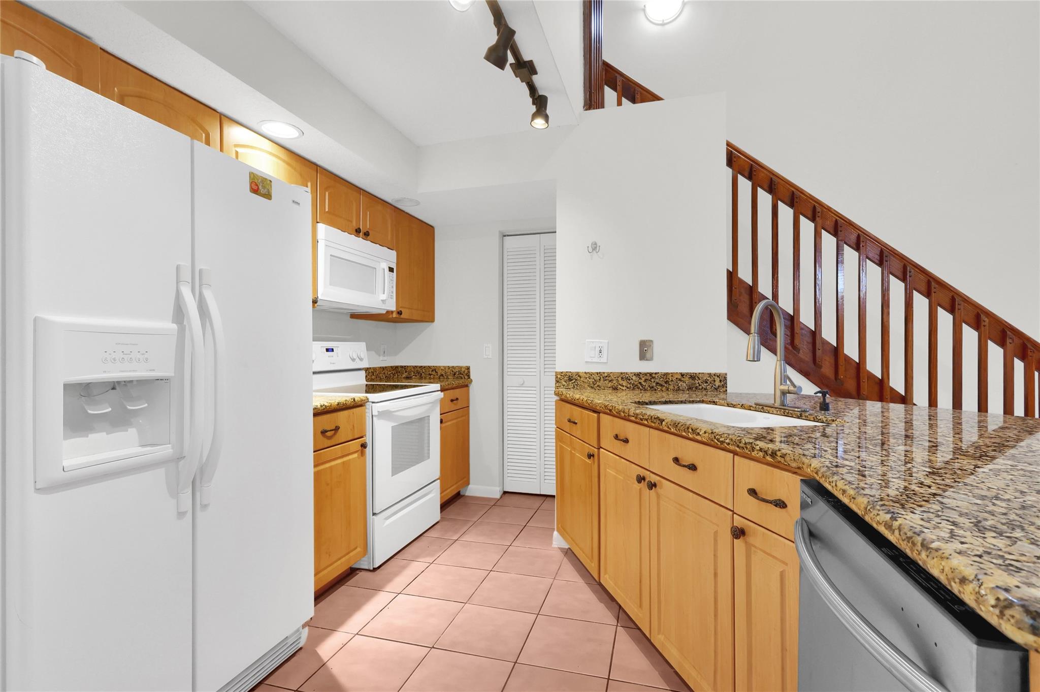 SANDPIPER BAY - Residential