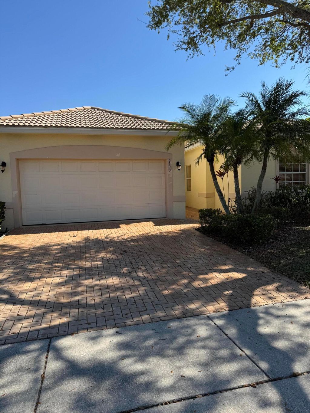 Photo of 8600 Pine Cay, West Palm Beach, FL 33411 (MLS # B26007698)