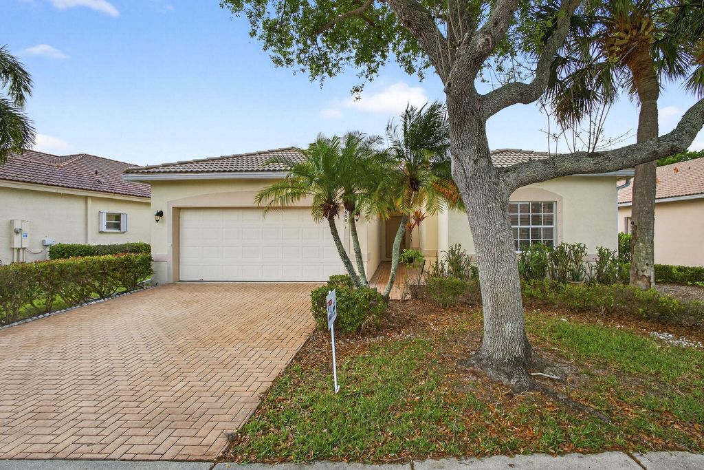 Photo of 8600 Pine Cay, West Palm Beach, FL 33411 (MLS # B26007698)