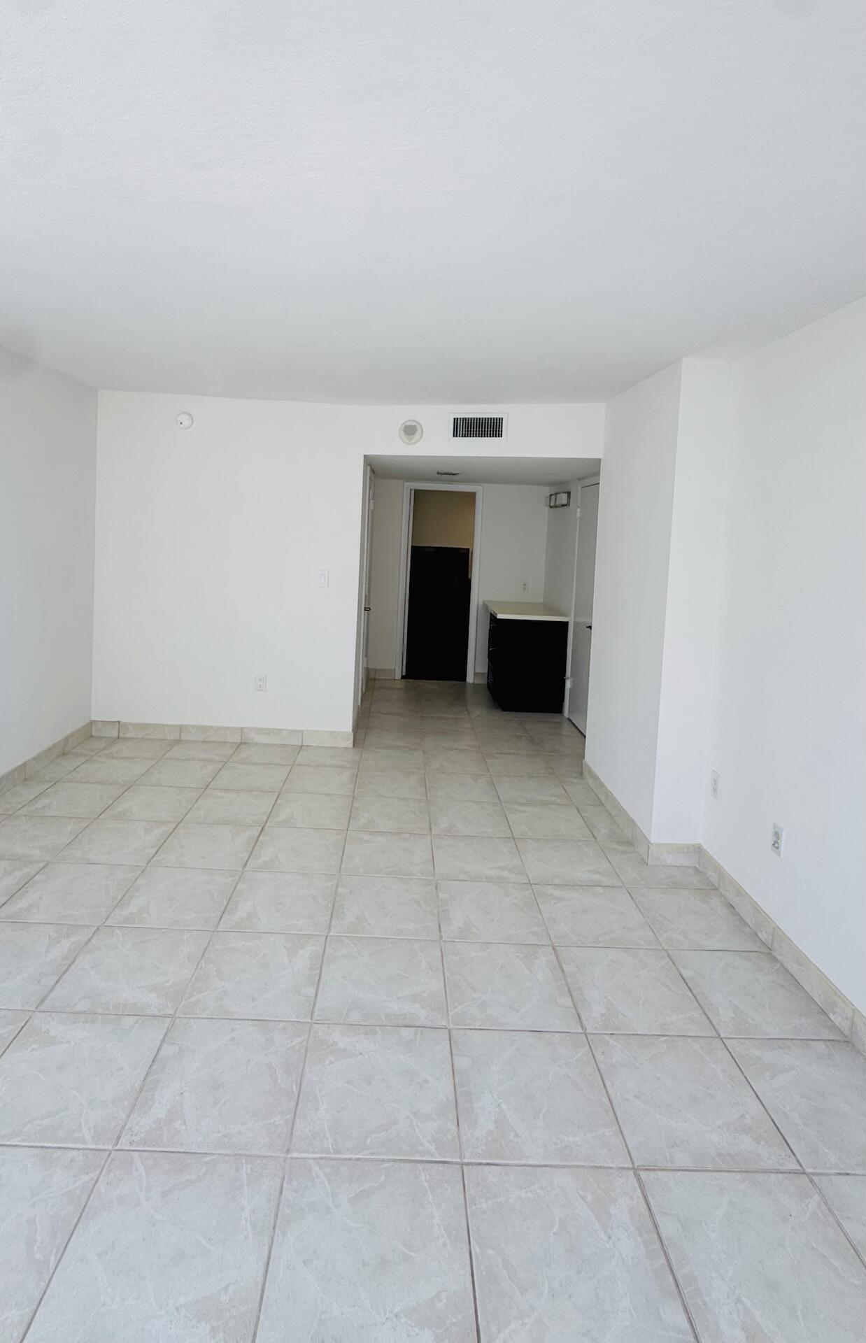 SOUTHPOINT CONDO - Residential Lease