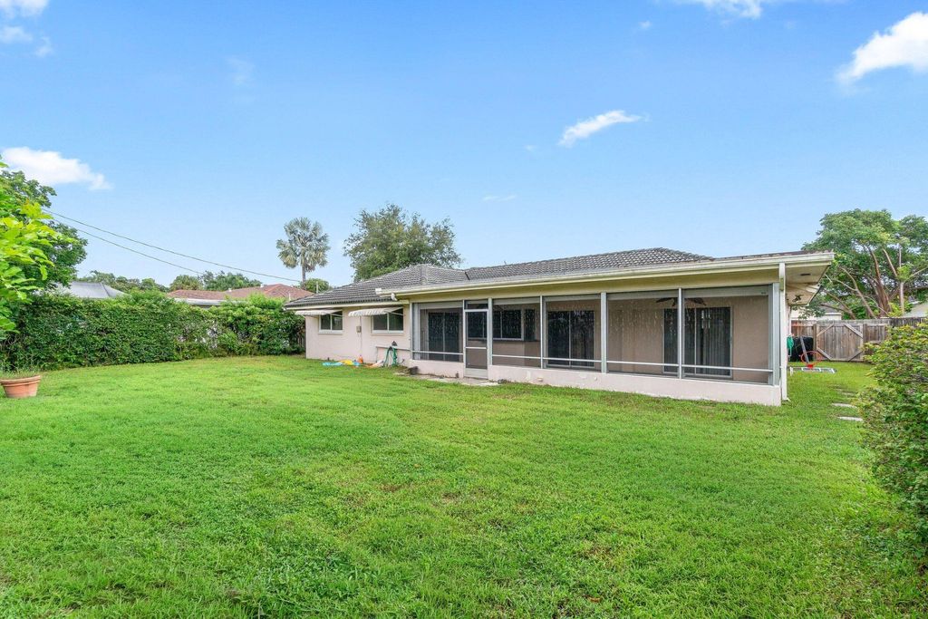 Photo of 921 SW 11th Terrace, Boca Raton, FL 33486 (MLS # R11151380)