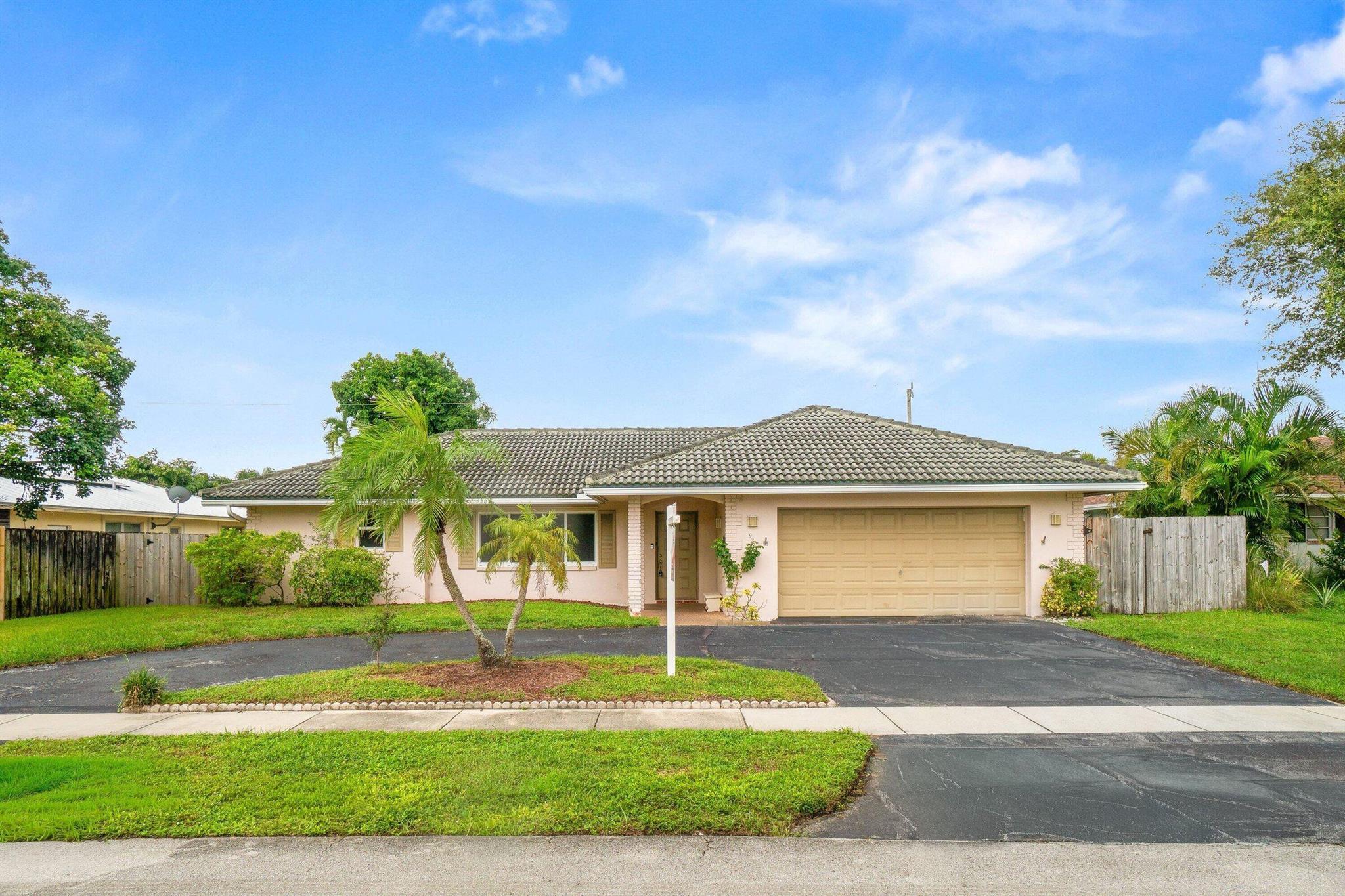 BOCA RATON SQUARE UNIT 12 - Residential