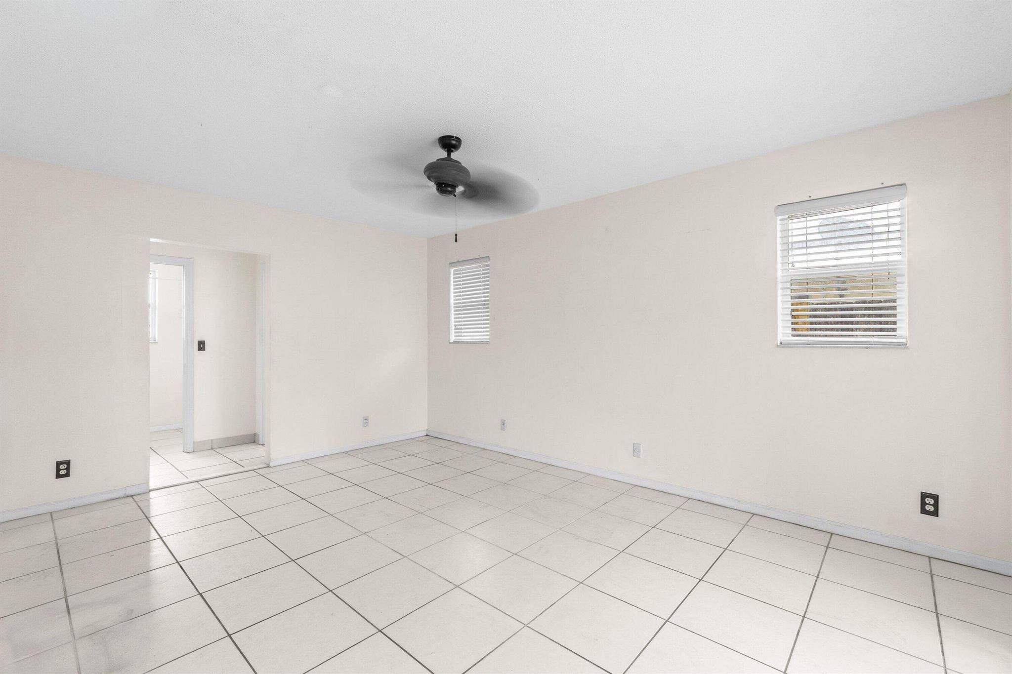 BOCA RATON SQUARE UNIT 12 - Residential