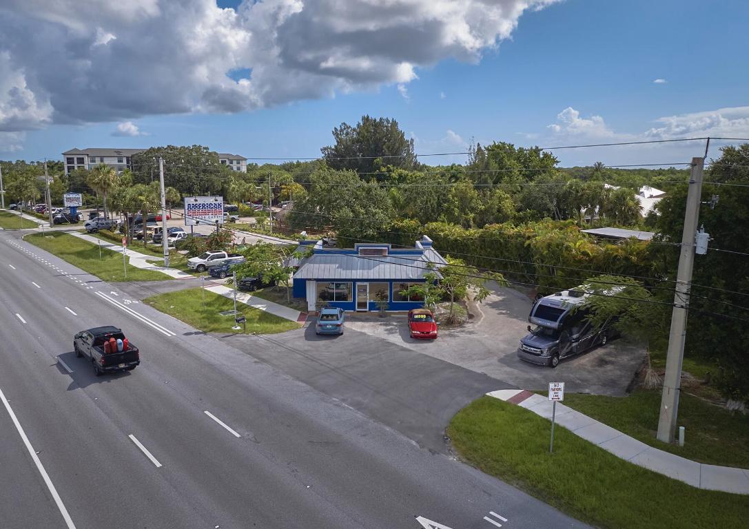 2095 NW Federal Highway