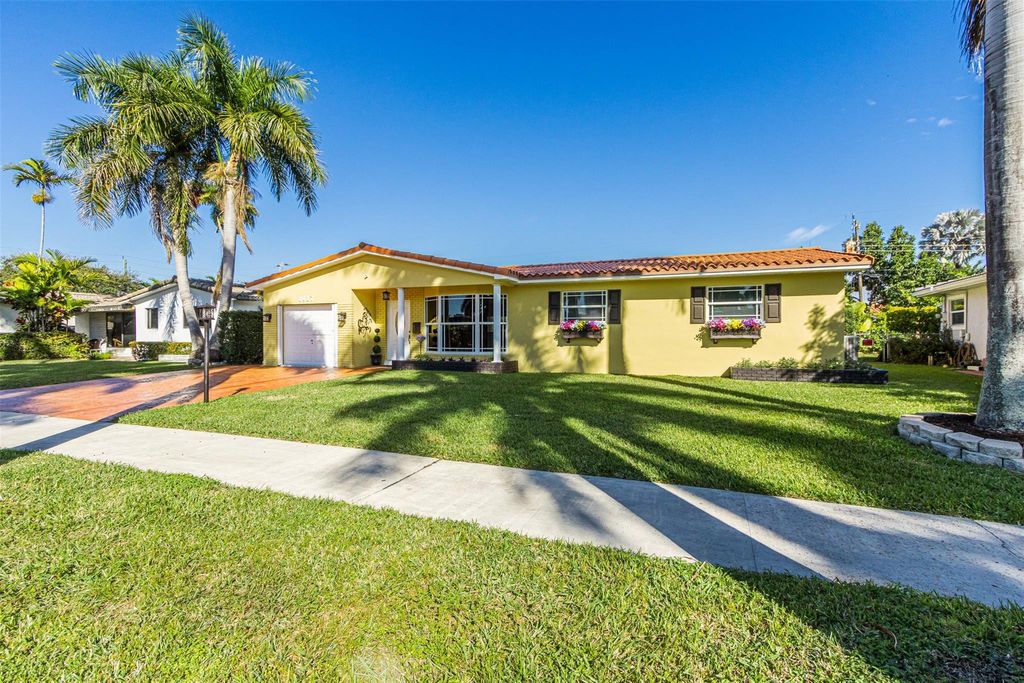 Photo of 1017 NE 4th Street, Hallandale Beach, FL 33009 (MLS # F10552238)