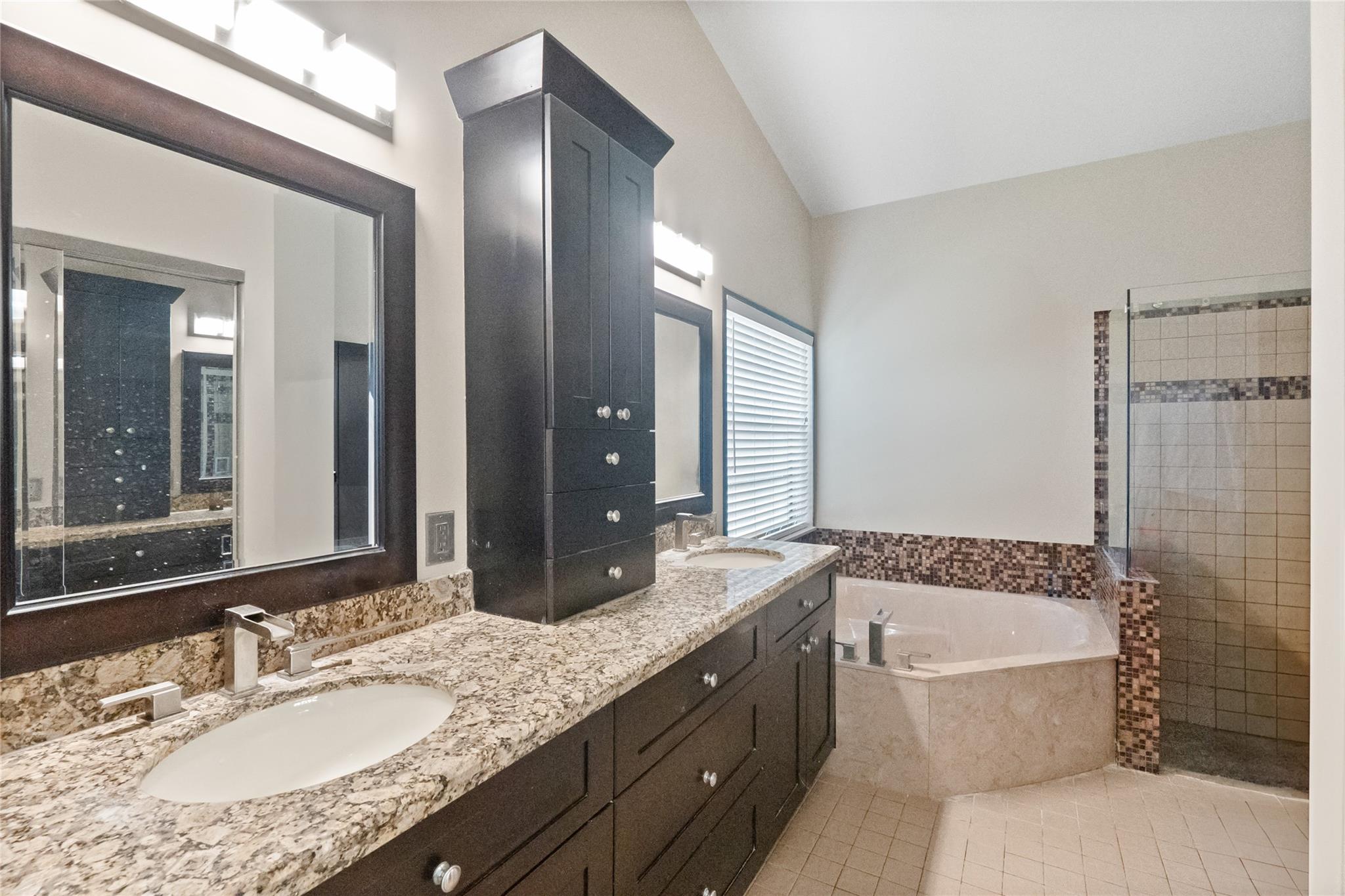 Jacaranda Prcl 101 132-17 - Residential