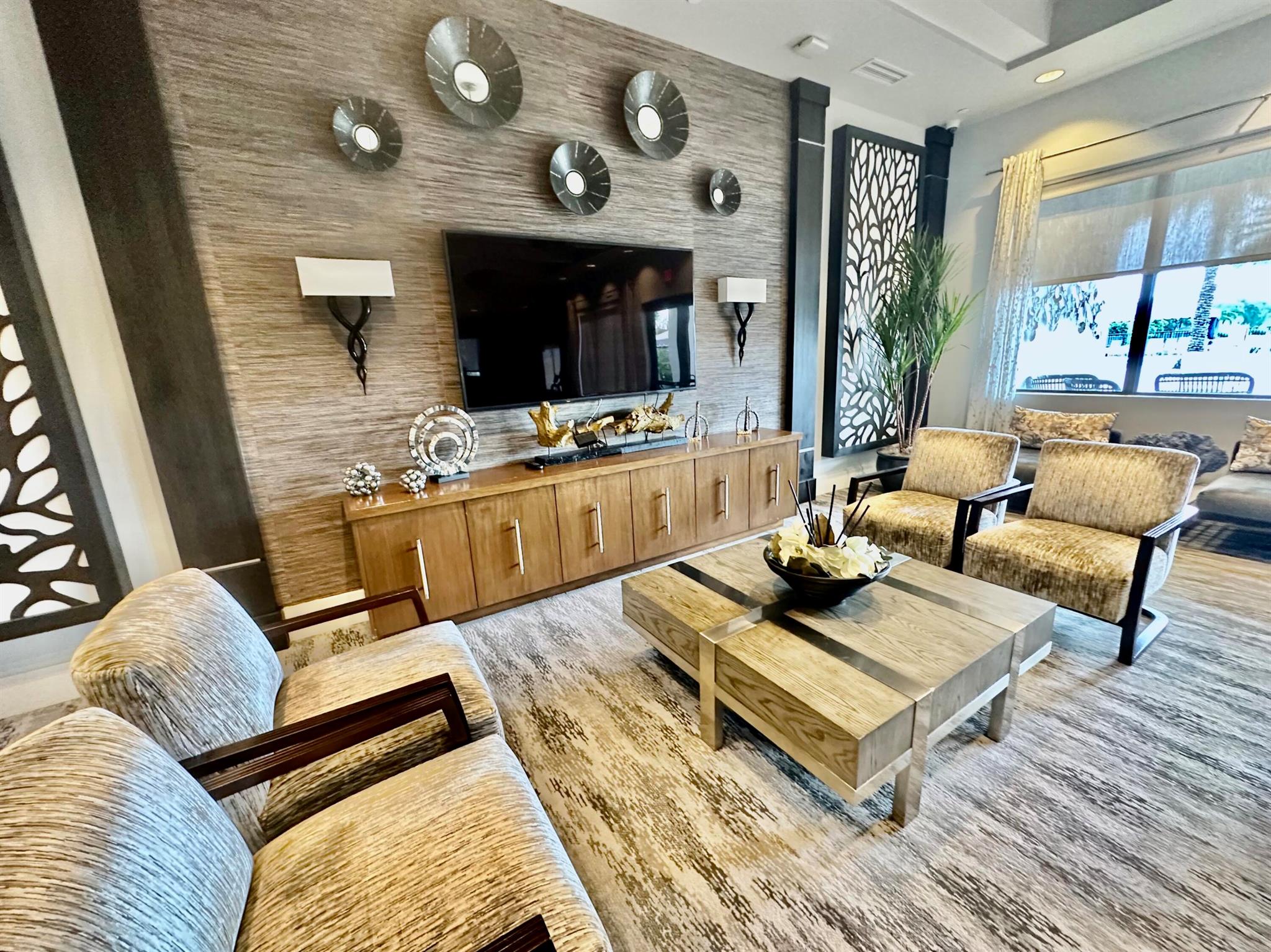 DAKOTA - Residential Lease
