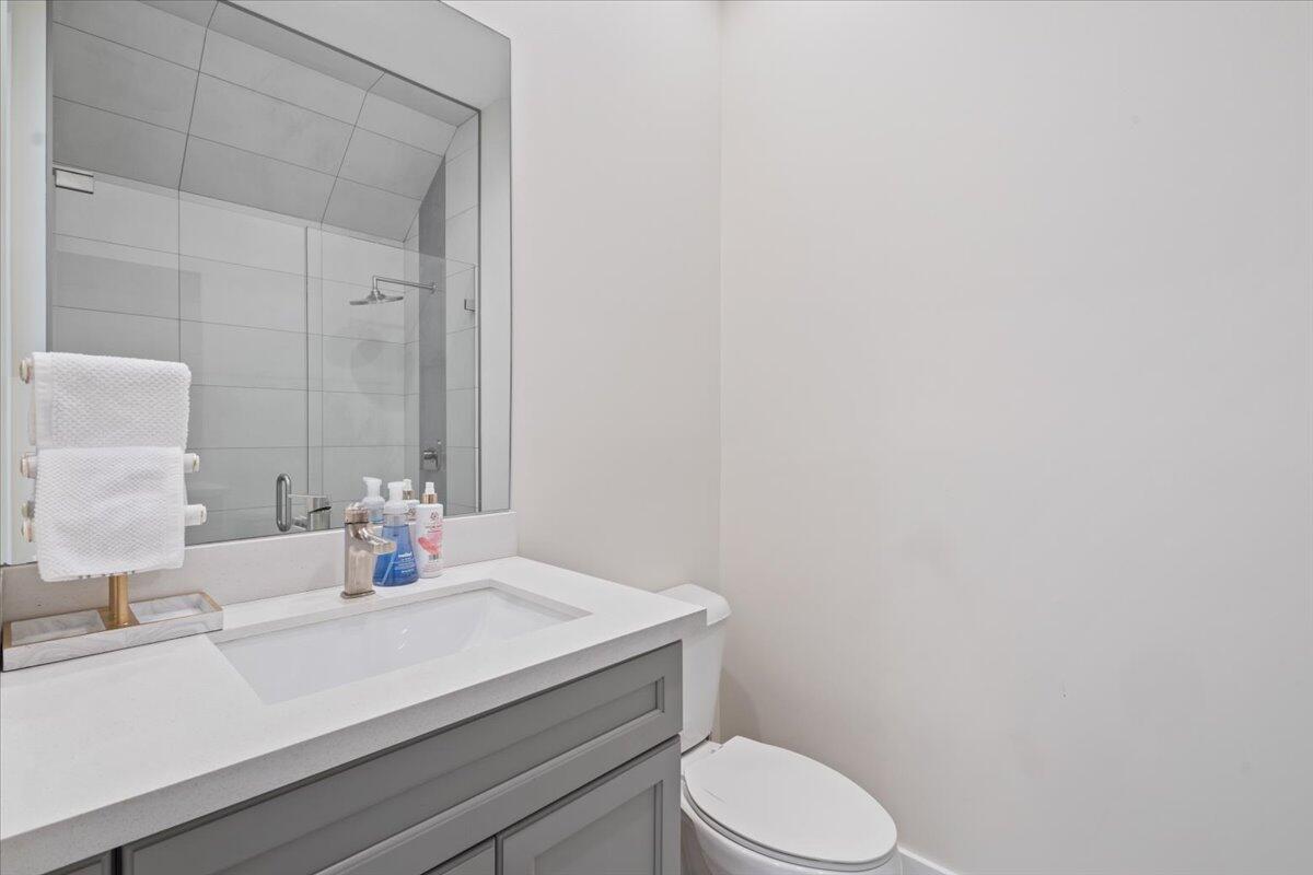 DAKOTA - Residential Lease