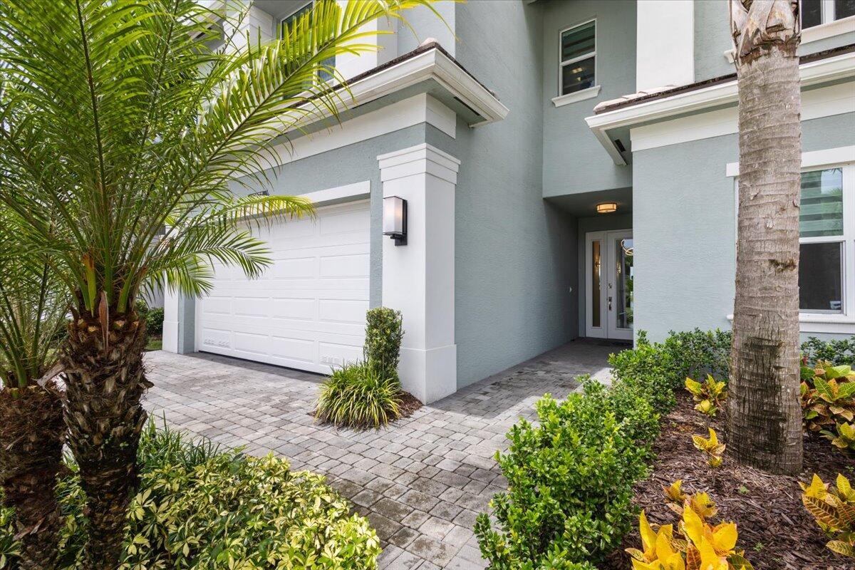 DAKOTA - Residential Lease