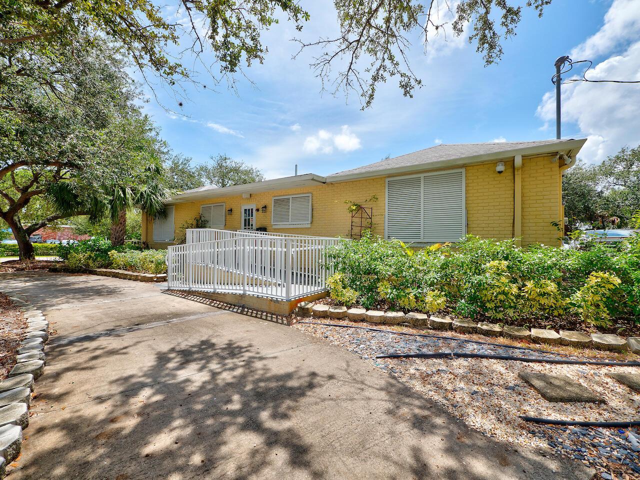 112 SE 10th Street