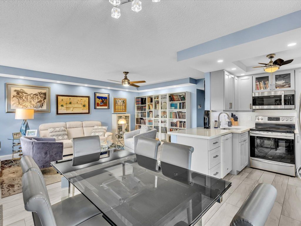 Photo of 4038 Swansea B, Deerfield Beach, FL 33442 (MLS # B26029583)