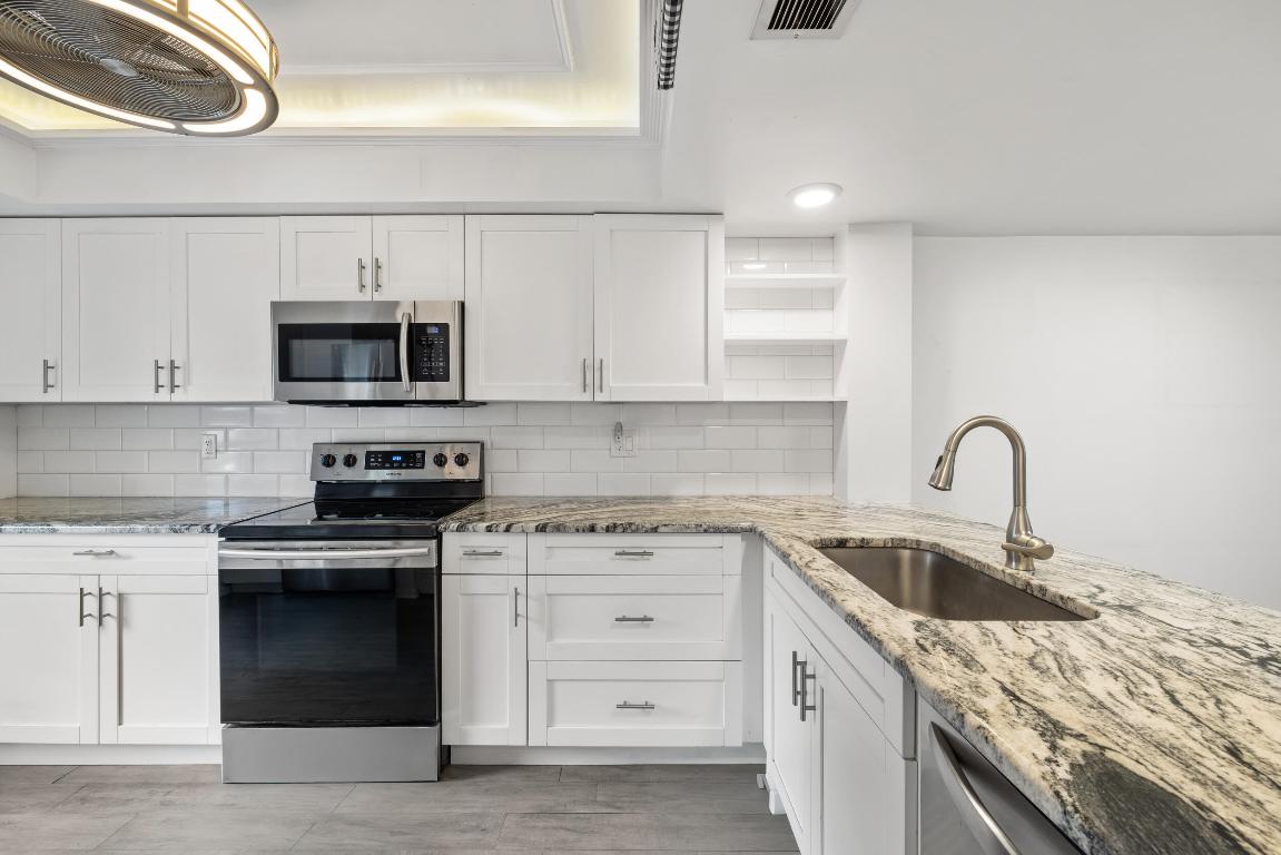 LANDS OF THE PRESIDENT CONDO 5 - Residential