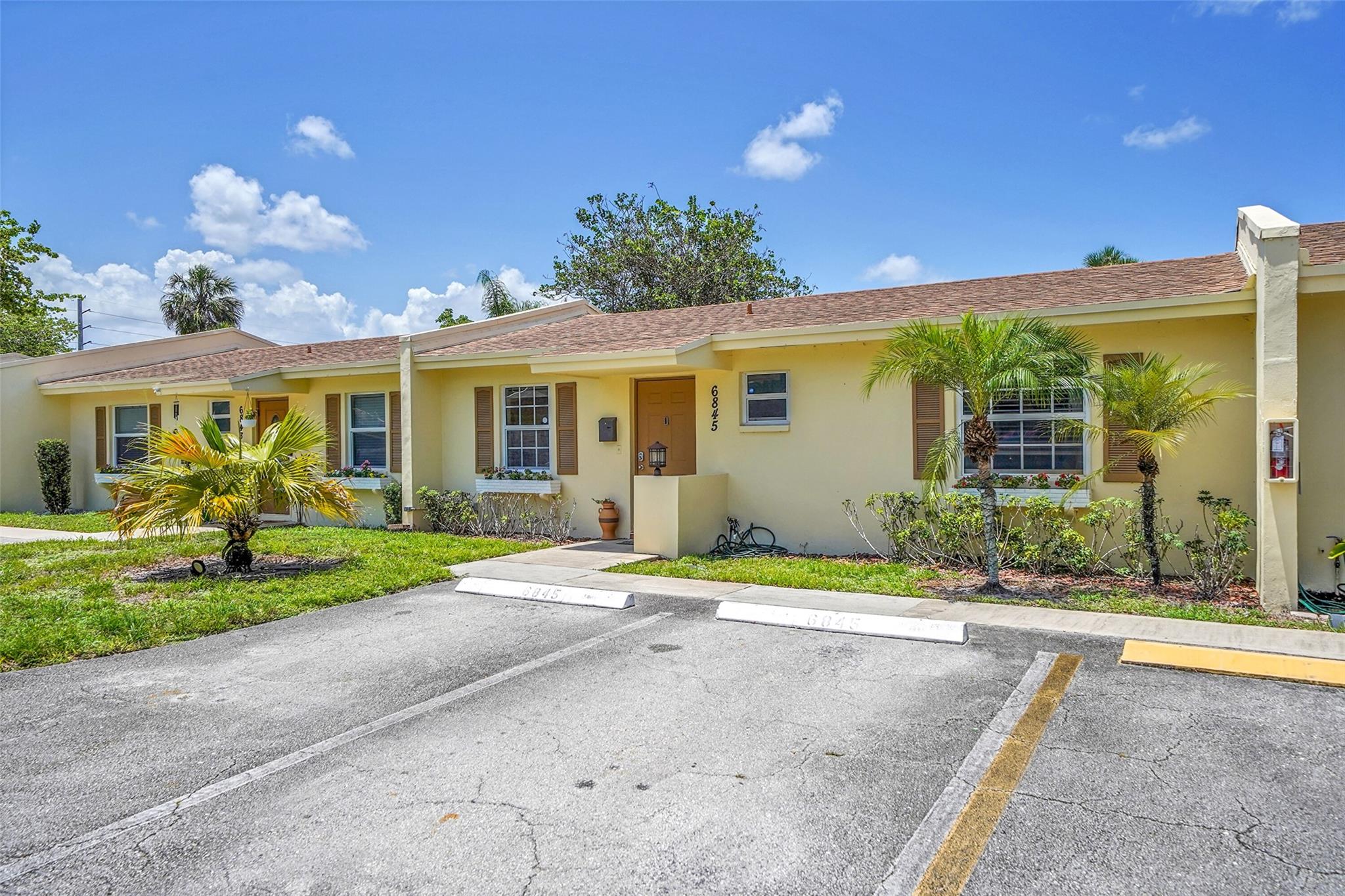 6845 NW 30th Ave
