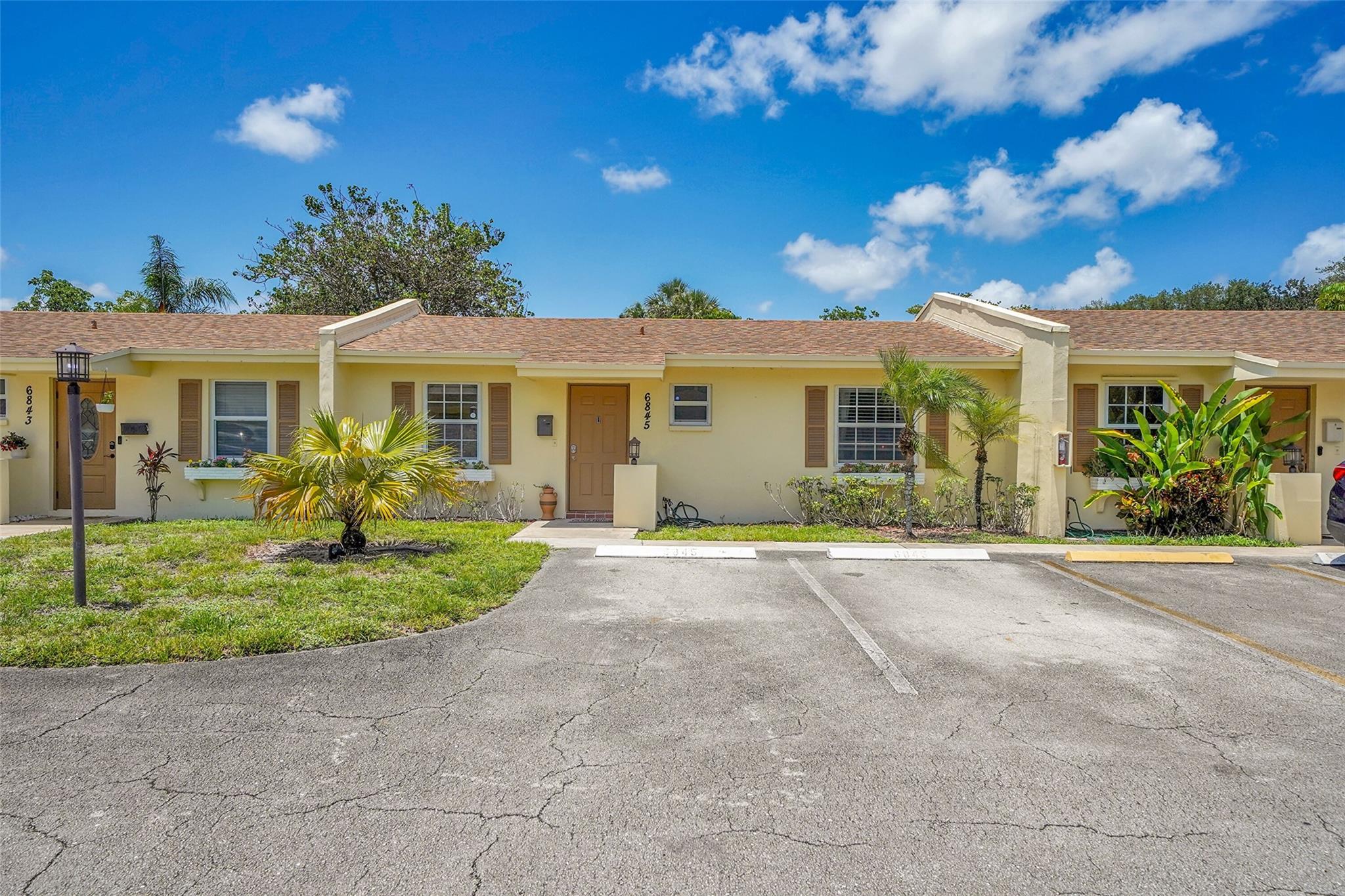 6845 NW 30th Ave