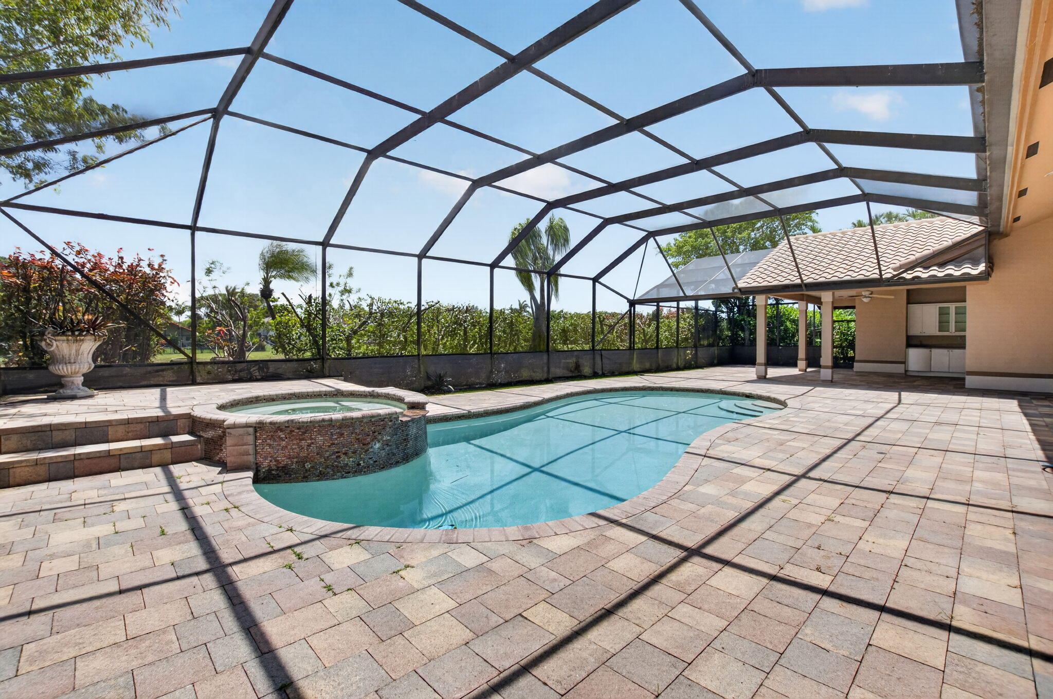 ENCANTADA - Residential
