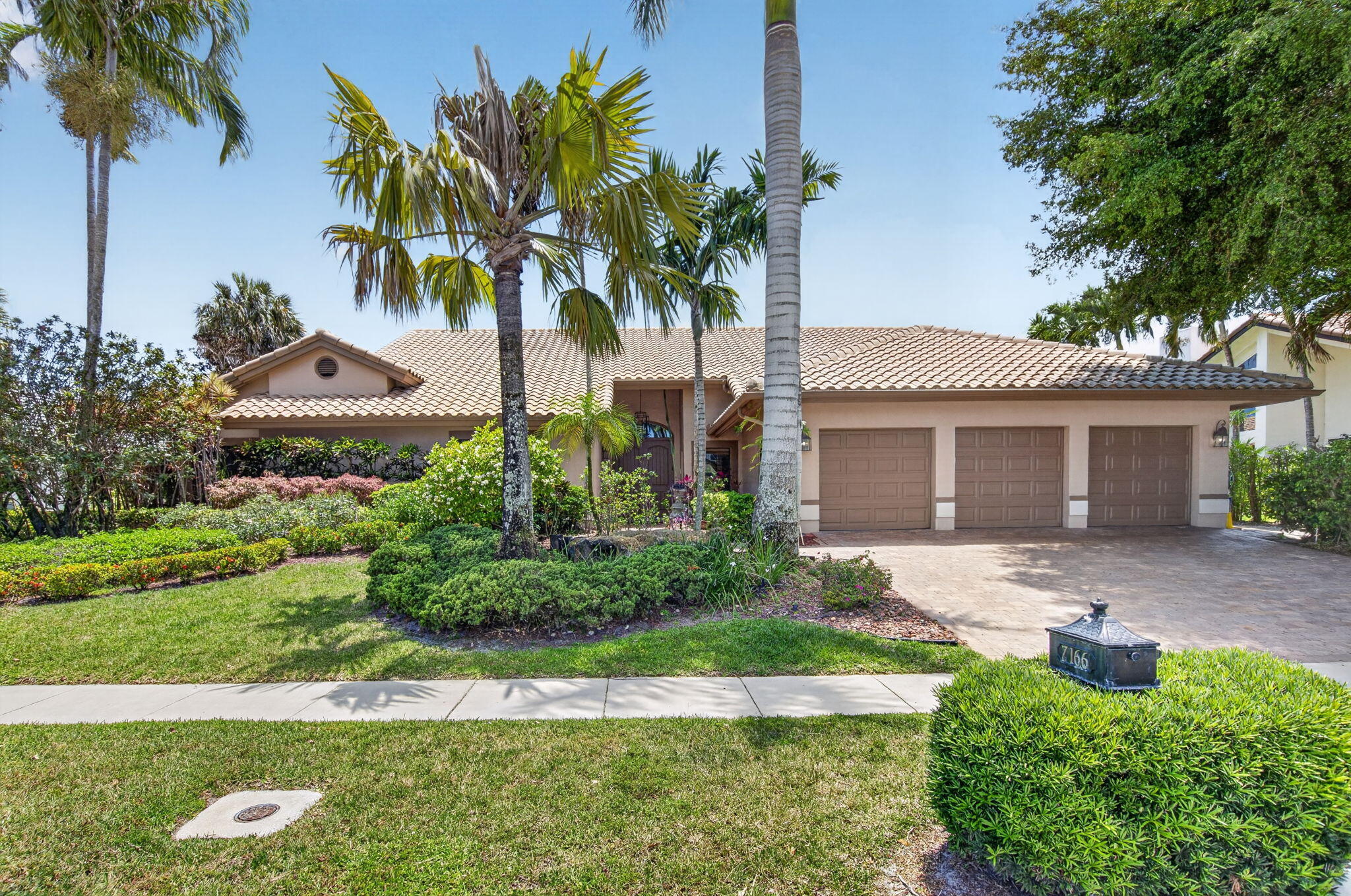 ENCANTADA - Residential