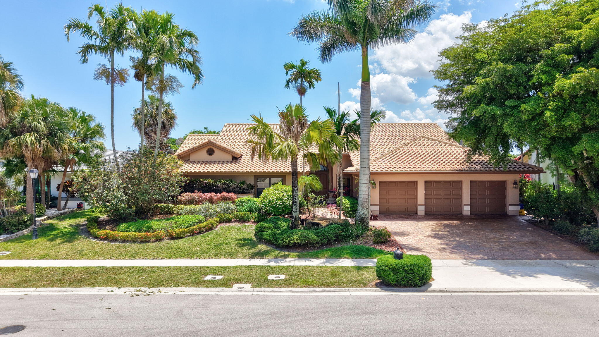 ENCANTADA - Residential