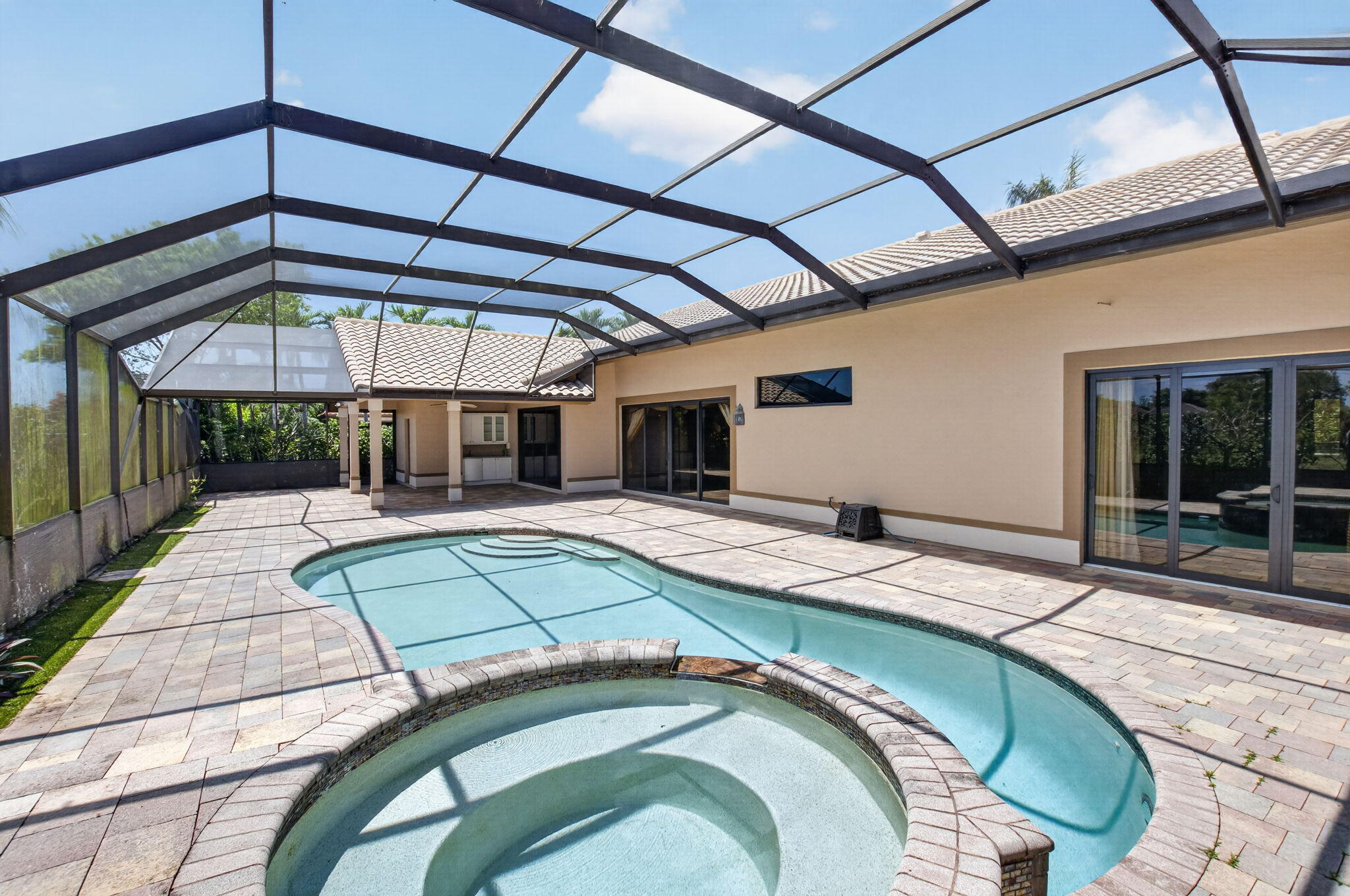 ENCANTADA - Residential