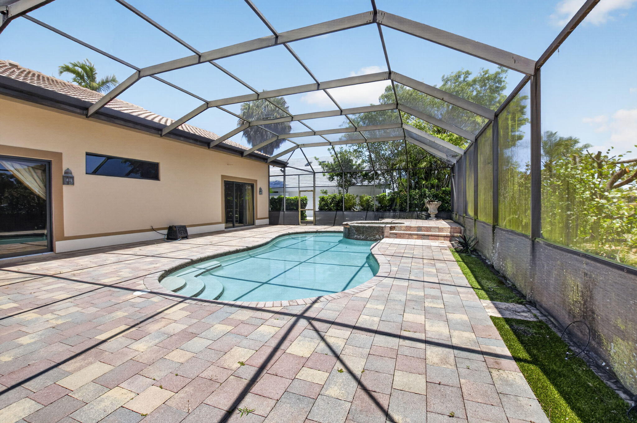 ENCANTADA - Residential