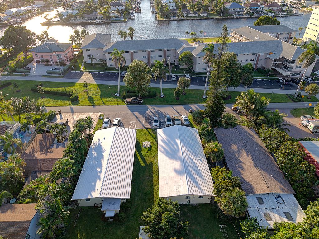 Photo of 742 SE 19th Avenue #5-8, Deerfield Beach, FL 33441 (MLS # B26004723)