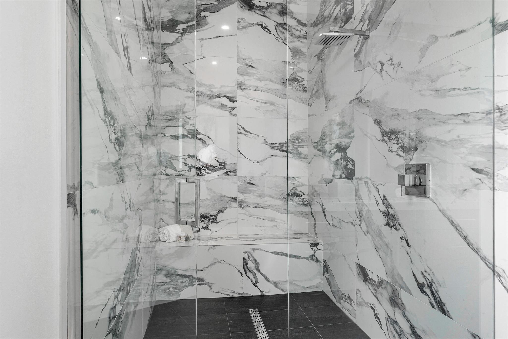 LONG LAKE ESTATES - Residential