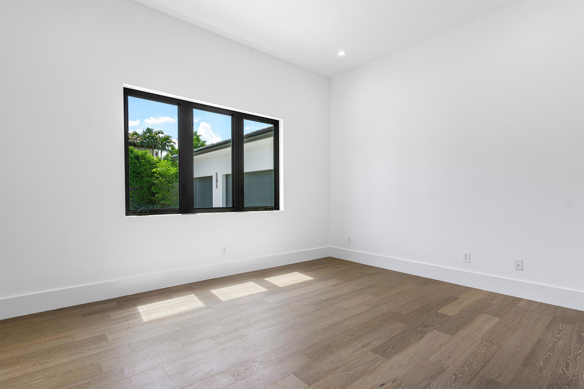 LONG LAKE ESTATES - Residential