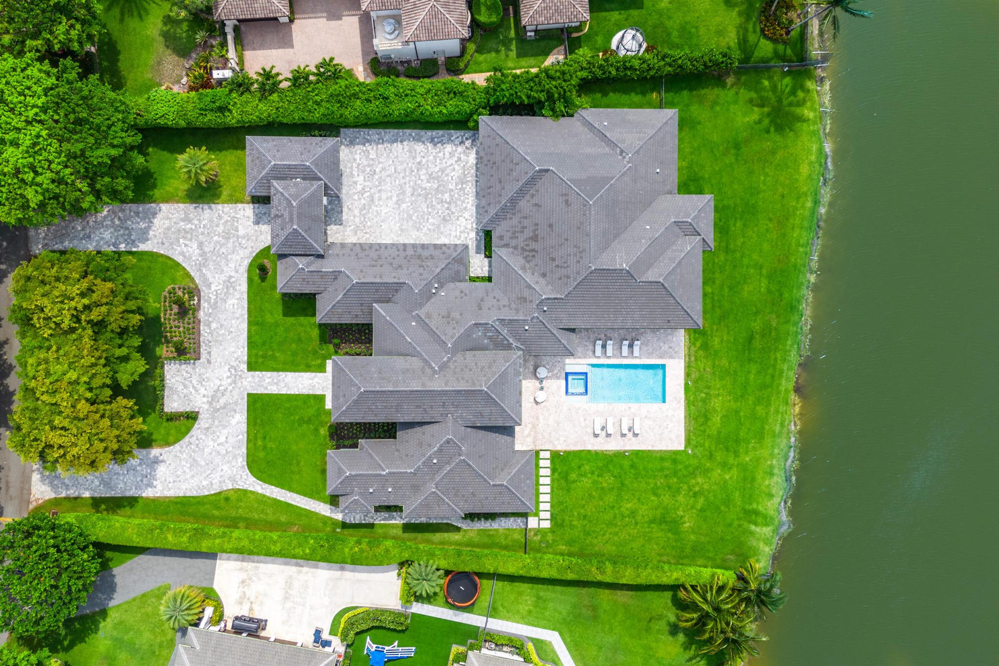 LONG LAKE ESTATES - Residential