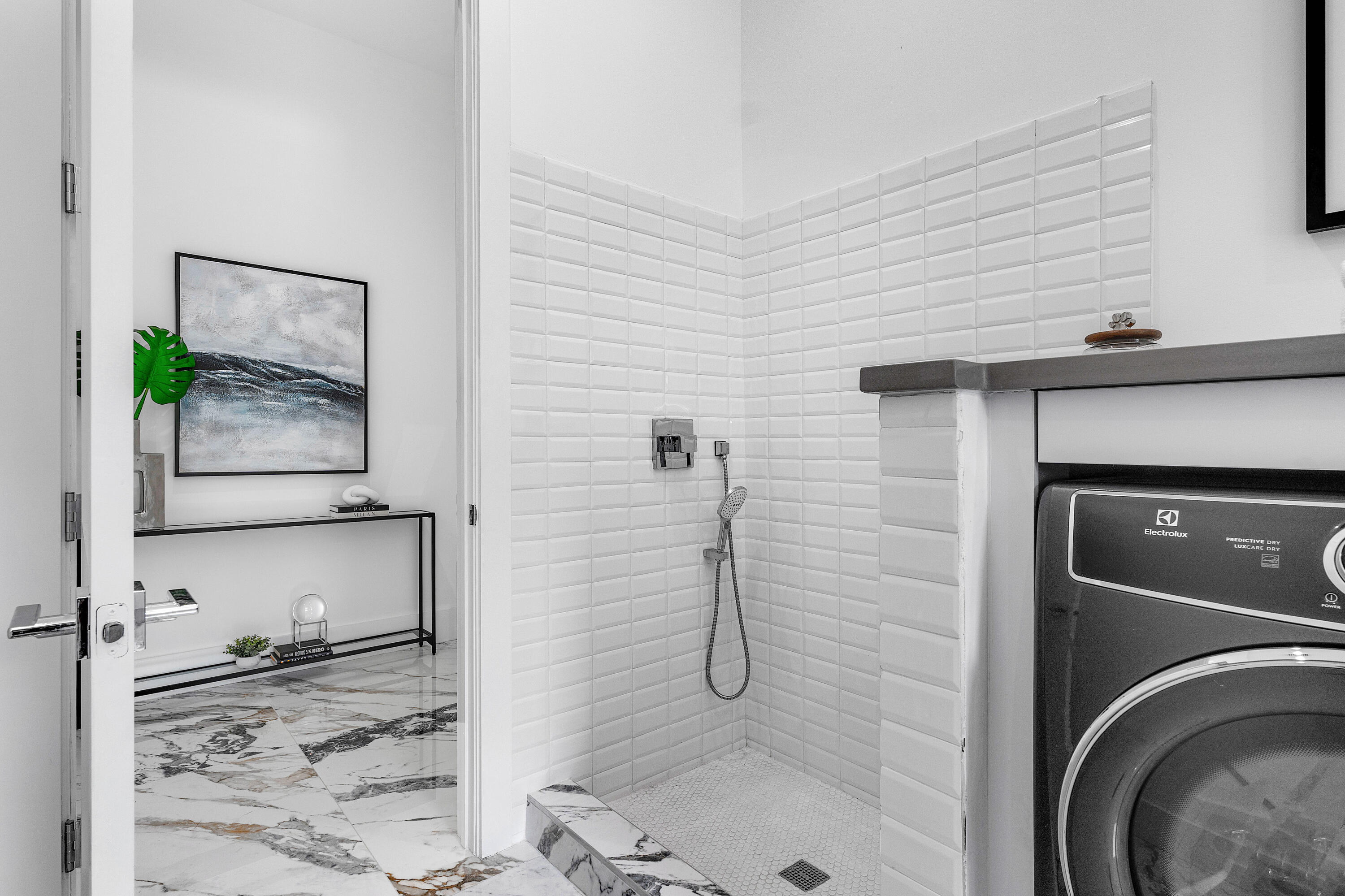 LONG LAKE ESTATES - Residential