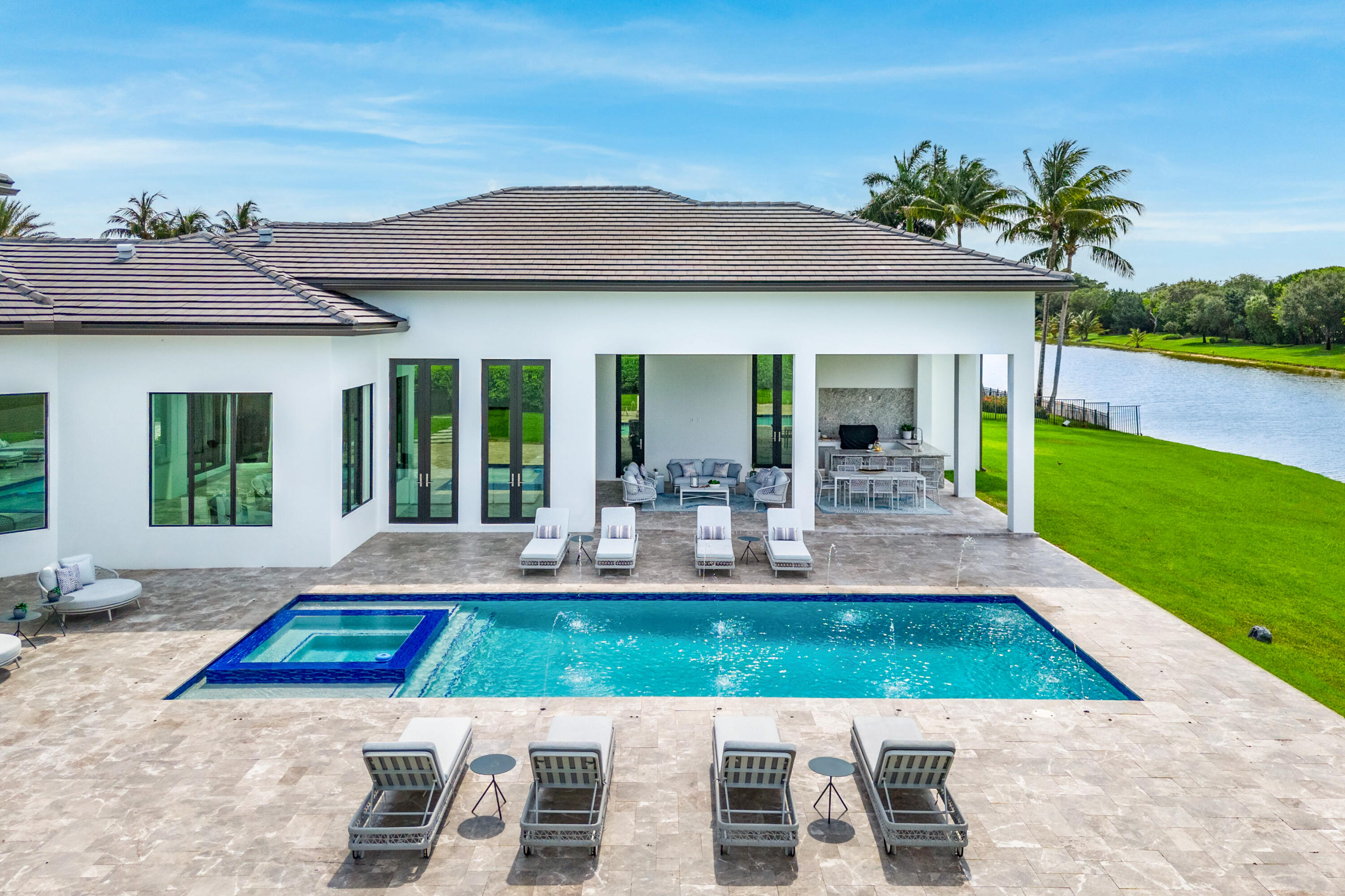 LONG LAKE ESTATES - Residential