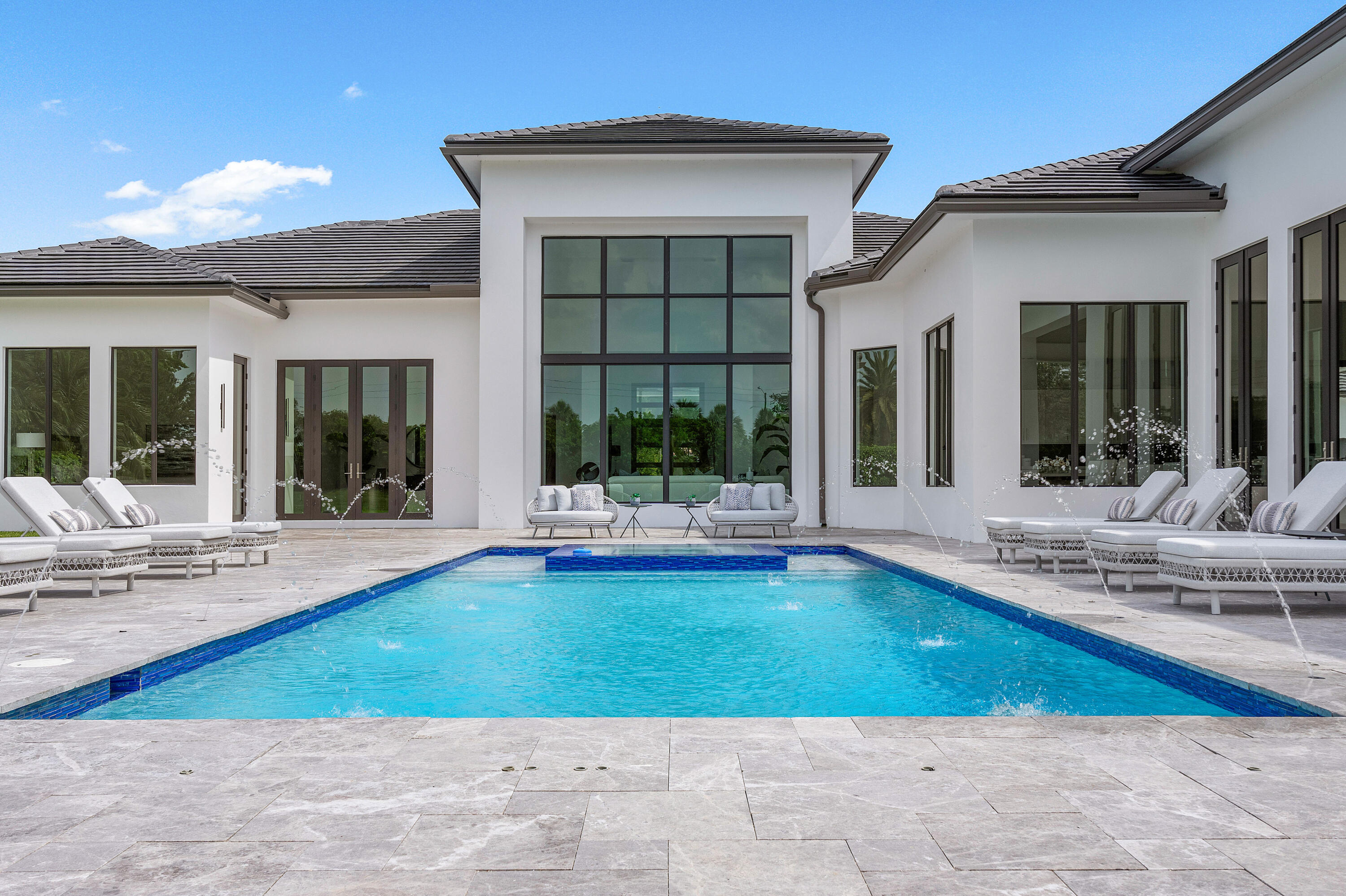 LONG LAKE ESTATES - Residential