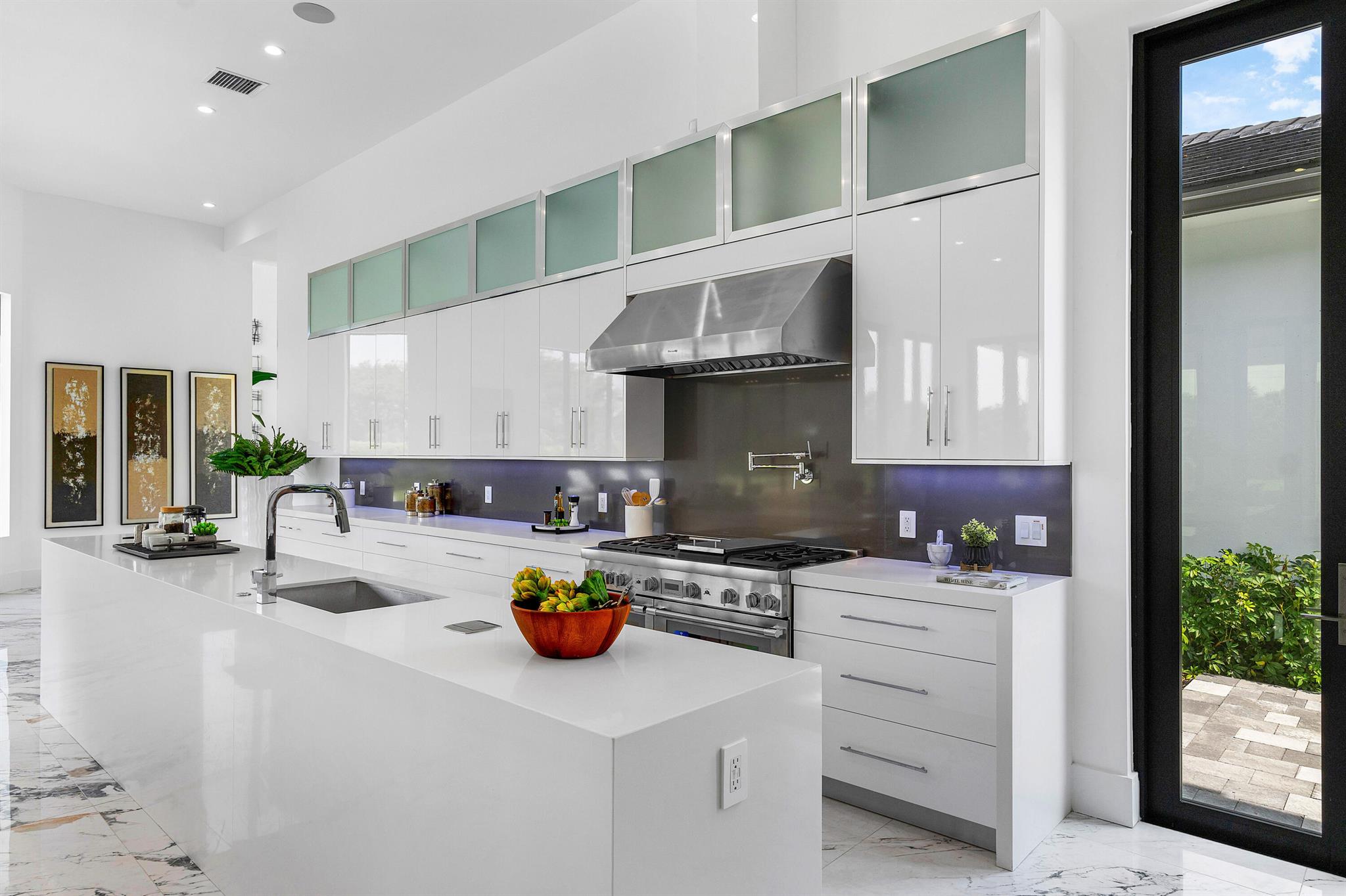 LONG LAKE ESTATES - Residential